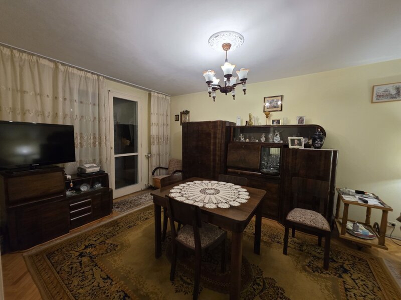 Titan langa Parc IOR - Scoala 195