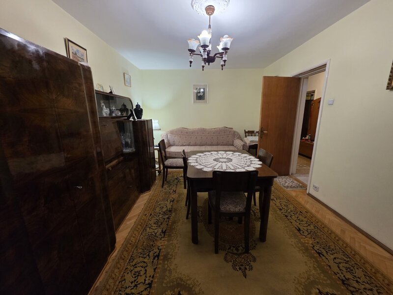 Titan langa Parc IOR - Scoala 195